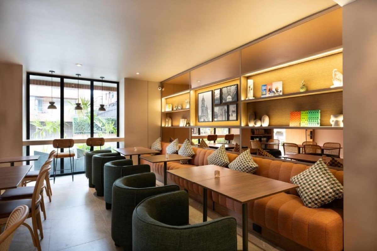 Interior de un hotel en Bogotá